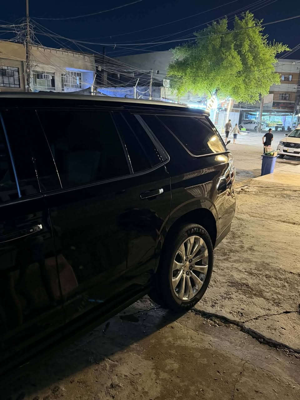 السلام عليكم تاهو موديل 2023 خليجي بريمير فول واحد على واحد اعلى فئة بلتاهو بنراما بصمة ابواب تشغيل عن بعد كشنات كهرباء وجلد وتدفئا تبريد صندوق كهرباء 8 سلندر 7 راكب 3 قطع تبريد ويل22 كروم داتاشو 5كامرات كير دكمه ماشيه 58 الف مكفوله كفاله عامه عدا بارد بسيط بالباب العكس السايق فقط باقي السياره مكفوله  بعد بيها هواي مواصفات بغداد المشتل رقم الهاتف ***********

نص مكتوب في الصور:
- ت