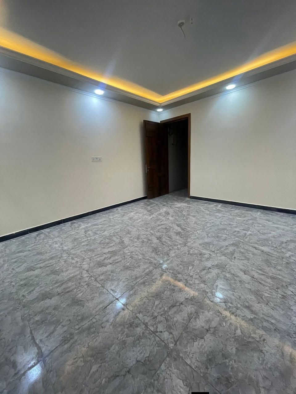 🏠 شقة للإيجار في السيدية
📍 طابق أول — نظام مصعد
🛏️ غرف نوم عدد 2
🛋️ صالة
🍳 مطبخ
🚿 خدمات

📞 للتواصل: ***********
