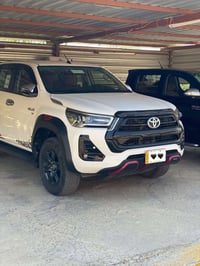 هايلوكس TRD (٦) سلندر شركة جيهان ضمان موديل ٢٠٢٤  ماشية ٤٢ الف   فول م...