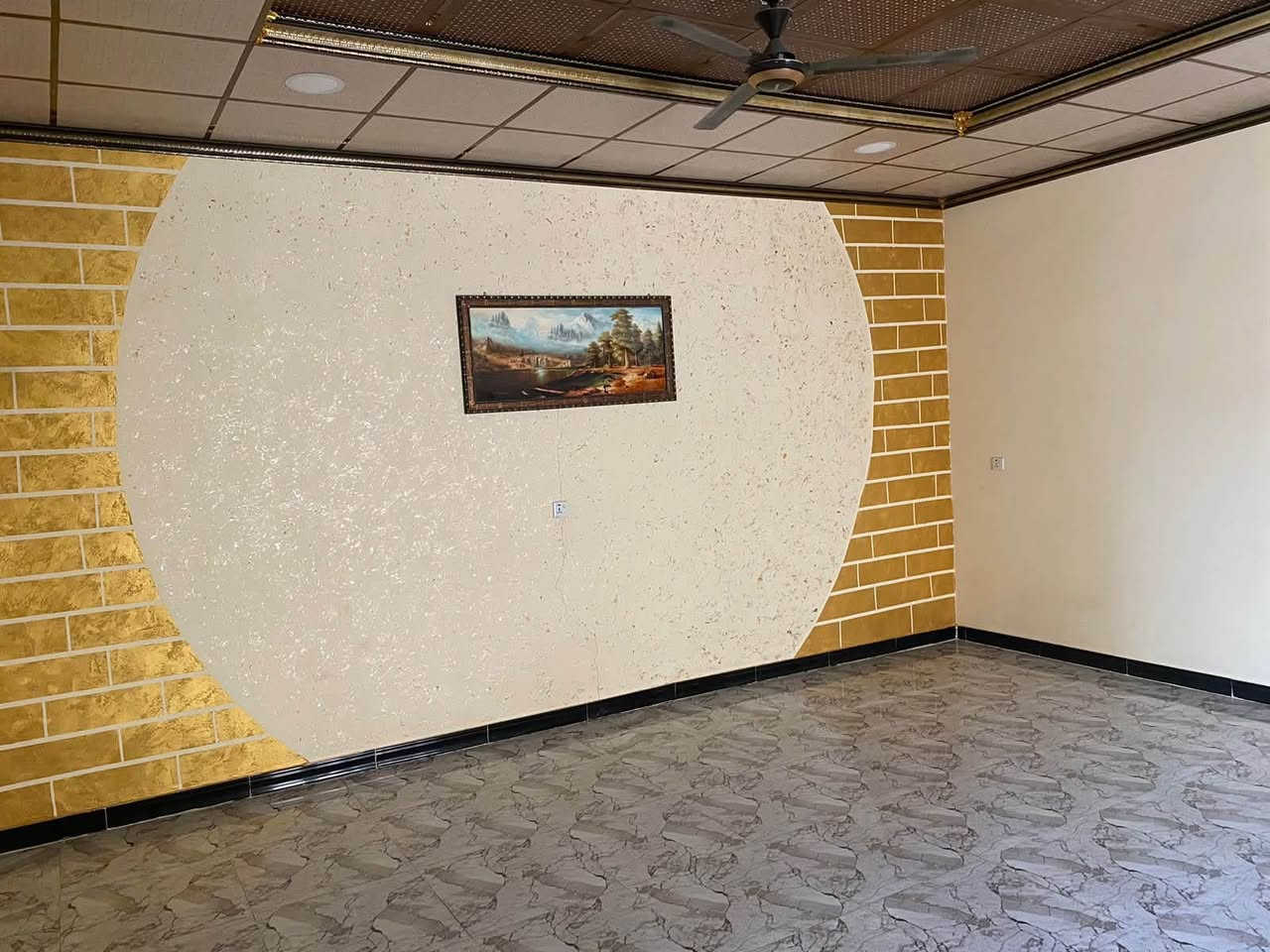 السلام عليكم 
بيت البيع 
الموقع بلور حوض المجبرجي قريب عل مدرست نبع الصافي
الموقع البيت عل حديقه وشارع عشرين 
البيت بنه حديث مساحت البيت 275 متر
تفاصيل البيت ستقبال + مطبخ + صاله عل عرض البيت 
غرفتين 5 في 4 طابق واحد البيت كامل مكمل سقوف 
شتايكر بيت جاهز 
السعر 125 ميلون وقابل التفاوض 
الستفسار ***********

