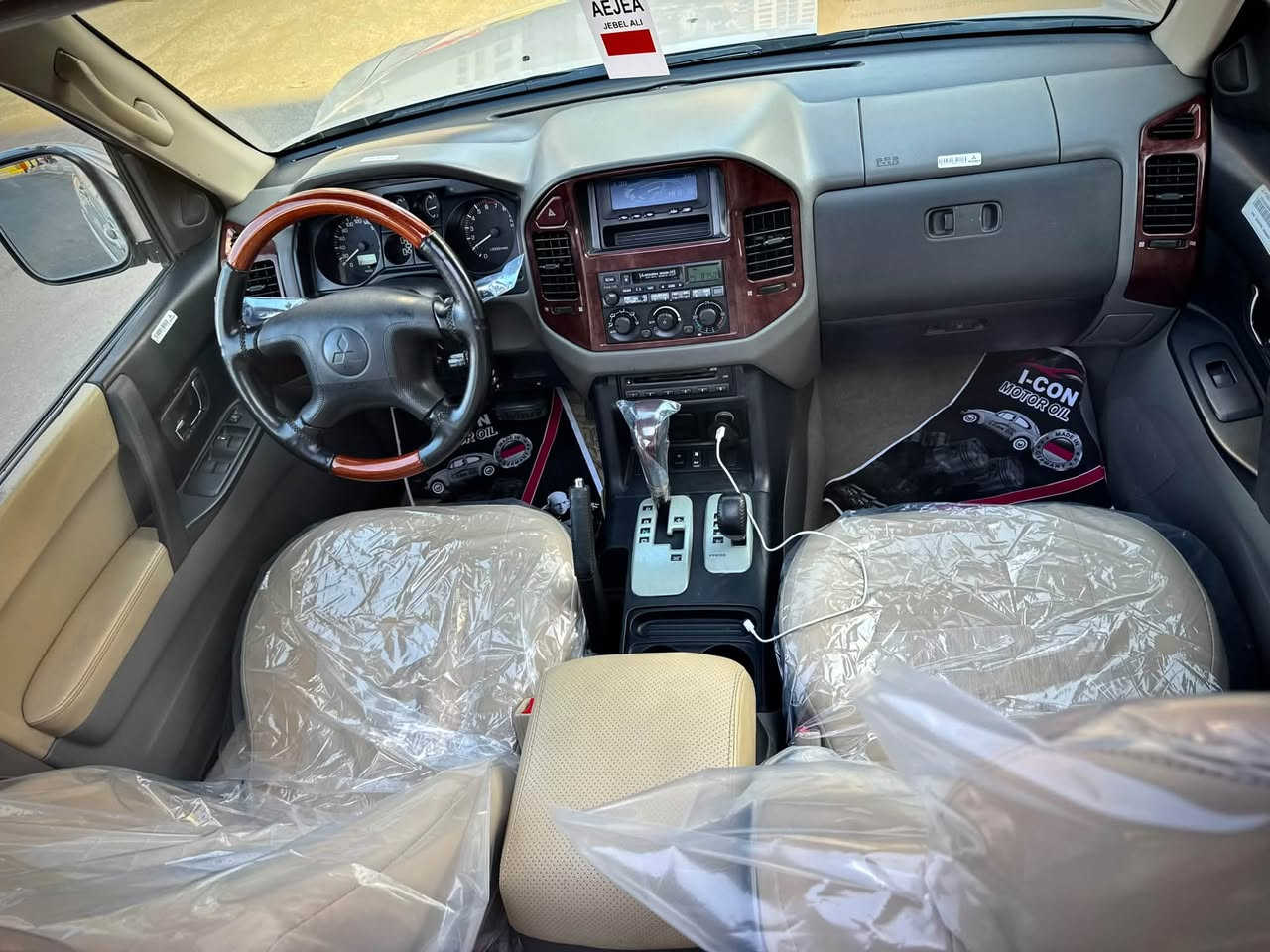 ‏MITSUBISHI{ PAJERO2007}           خليجي محرك :  { 3500  } V6 🛩️
سلام عليكم 🙋

فول الفول اعلى المواصفات الي بهذا الموديل

لليدور جديد وبعده بجياستها مال شركه

حته كتلوكاتها والعده مال شركه بعدهن عندي 

ملاحضه : اخواني لتقارنون السياره ب اي سياره معروضه بل سوك بموديلها وفئتها لان ماكو بنضافتها 

فقط بيها صبغ فقط الباب الي بصف السايق ومباوكين الجاملغ ويا اثر شخط بدون فتح اي قطعه من السياره اما باقي السياره مكفول

مسويلها سيرفز كامل ميحتاج اذكر شنو مسويلها

راح اذكر مواصفات مواصفاتها للي ميعرفها :

⬛️ فتحه سقف طكتين { بانوراما }

⬛️ ثلاجه وسيطه بل چكمجه 

⬛️ كشنات جلد وبعدهي جديده غرفتها

⬛️ الكشنات  تحكم كهرباء { 3 حركات }

⬛️ كروز سرعه 

⬛️ زراك لايت امامي 

⬛️ لايت ديناميك تحكم { يصعد وينزل }

⬛️ اريل كهربائي يصعد وينزل ويه السويج 

⬛️ تبريد ( 3 )قطع ثلج تبريدها ❄️ 

⬛️جام { AUT } يصعد وحده من تقفل السياره

⬛️ فور ويل { AWD }

⬛️ مري شفط + كهرباء 

⬛️ كشافات امامي 

 ⬛️ { 7 } راكب

⬛️ بيها منضومه زنون بلاد من الشركه

بانزين ما شامه غير المحسن ودهن لكي مولي كلش معتني بيها السياره 
محرك وكير مبدلات جدد مال موديل { 2016 }

رقمها بغداد انكليزي تحويل شوكت متحب

السعر : 92 وبيها مجال 

مكاني :📍بغداد حي جهاد قرب مجمع النسيم 

☎️هـ ***********
