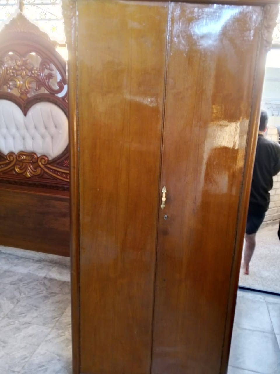 650غرفه ست ابواب صاج داخل وخارج مال عرسان زاويه كنتوريه بغداد الحسينيه مال الراشديه وعندي توصيل ***********
