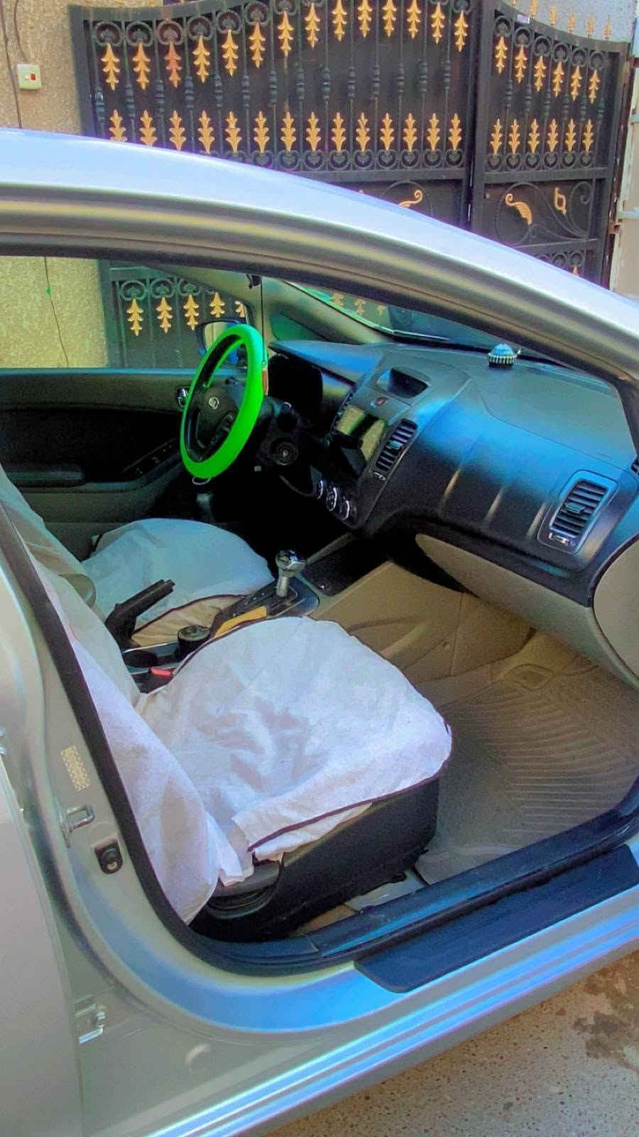 السلام عليكم كيا فورتي 2016
مواصفات تحكم ستيرن حاكيه نظام ايكو مانع انزلاق شاشه كامره دواره مكينه 2000 دوش كير اي تي ماشيه 123 الف 
لايت زنون عالي ناصي منضومه تبريد جديده كمبريسر و راديتر و فريز 
باتري جديد تخم تاير جديد 
بلاكات نوزلات فيت بم كله جديده مصارلها سبوع 
 مكينه و كير مكفولات السونار موجود بالمنشور 
3 قطع صبغ وين ميعجبك تفصح
مكاني بغداد رايدهاب 108 و بيها مجال باسمي 

***********
