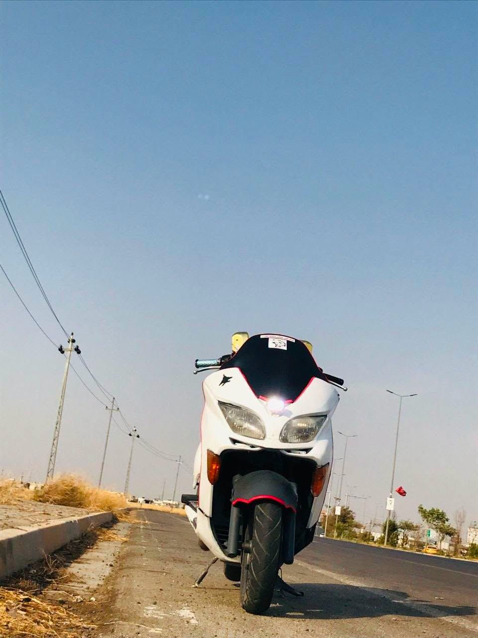 فورزه08كفاله عامه مابيها اي نقص كله شغاله من طارف للطارف وضمان اشاير كلوبات بس الكلوب الامامي نقص فيوز  وبلشرط كل عيب مابيها خرسه لاصرف ولا بخار صوت رعيد تلهب نار فول عليها صالنصه جارجر ادك150كل اسد للبيع فقط سعر850مجال كلش قليل كركوك***********
