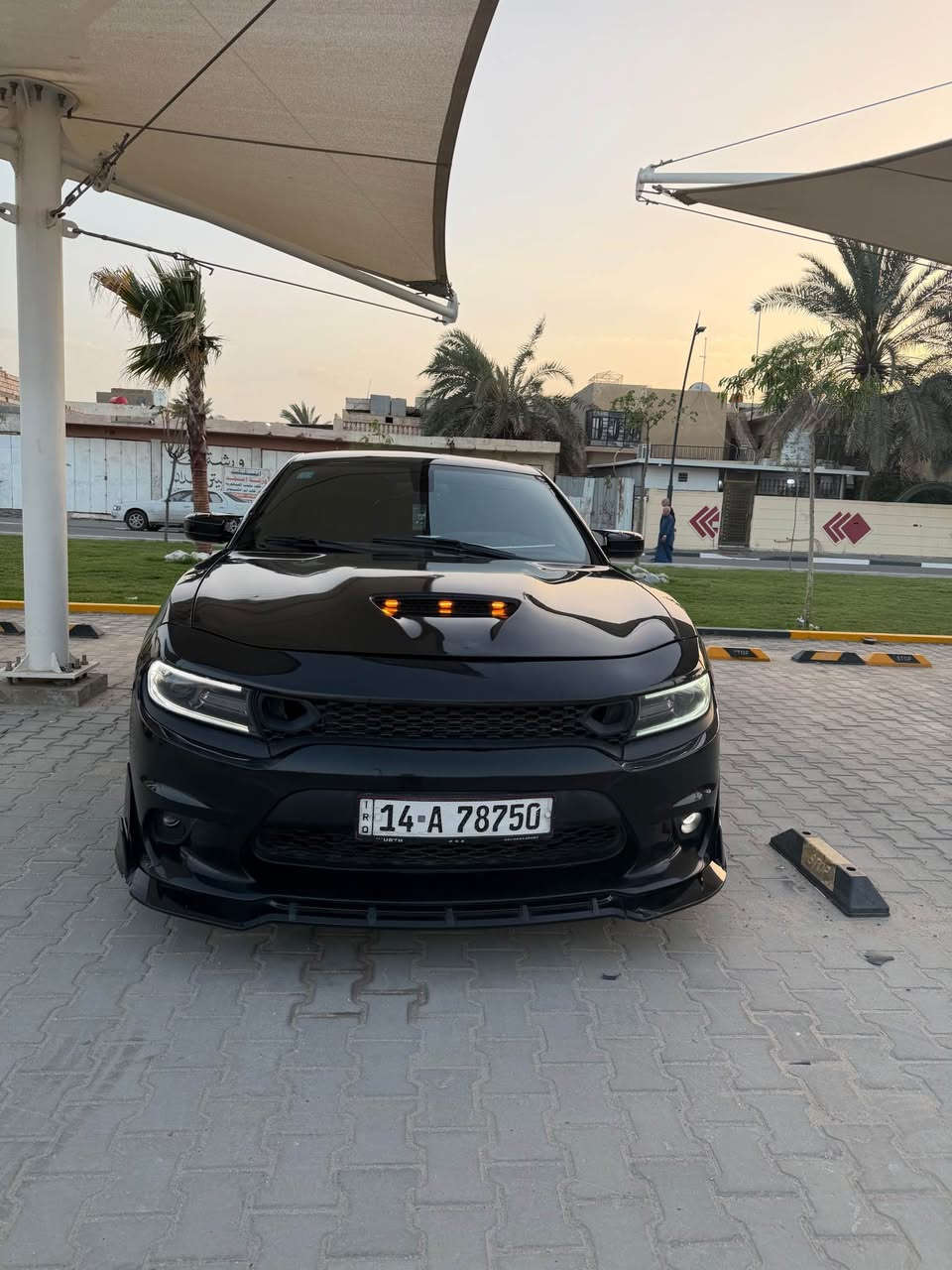---

*للبيــــــــع دوج جارجر SXT 2016* 🚗💨

*المواصفات:*
- *الفئة*: SXT فول عدا الفتحة
- *الموديل*: 2016 - *وارد امريكي*
- *الرقم*: بصرة - سنوية جديدة + رقم جديد
- *الممشى*: 130 الف ميل فقط
- *الحادث*: بجم فقط

*الاضافات:*
- لحية امامية + دفيوزر + دوسات جانبية
- كفرات + زعانف + داخل كاربون فايبر احمر
- السيارة مسستمة ومصروفة

*حالة المكينة:*
- *ملاحظة*: عليها منظومة غاز، حالياً المكينة نص عمر لان ولفاتها تعبانه شويه

*السعر: 149 $* $14,900

*المكان*: البصرة - الامن الداخلي
*للاستفسار واتساب*:
***********
--- البصرة, العراق
