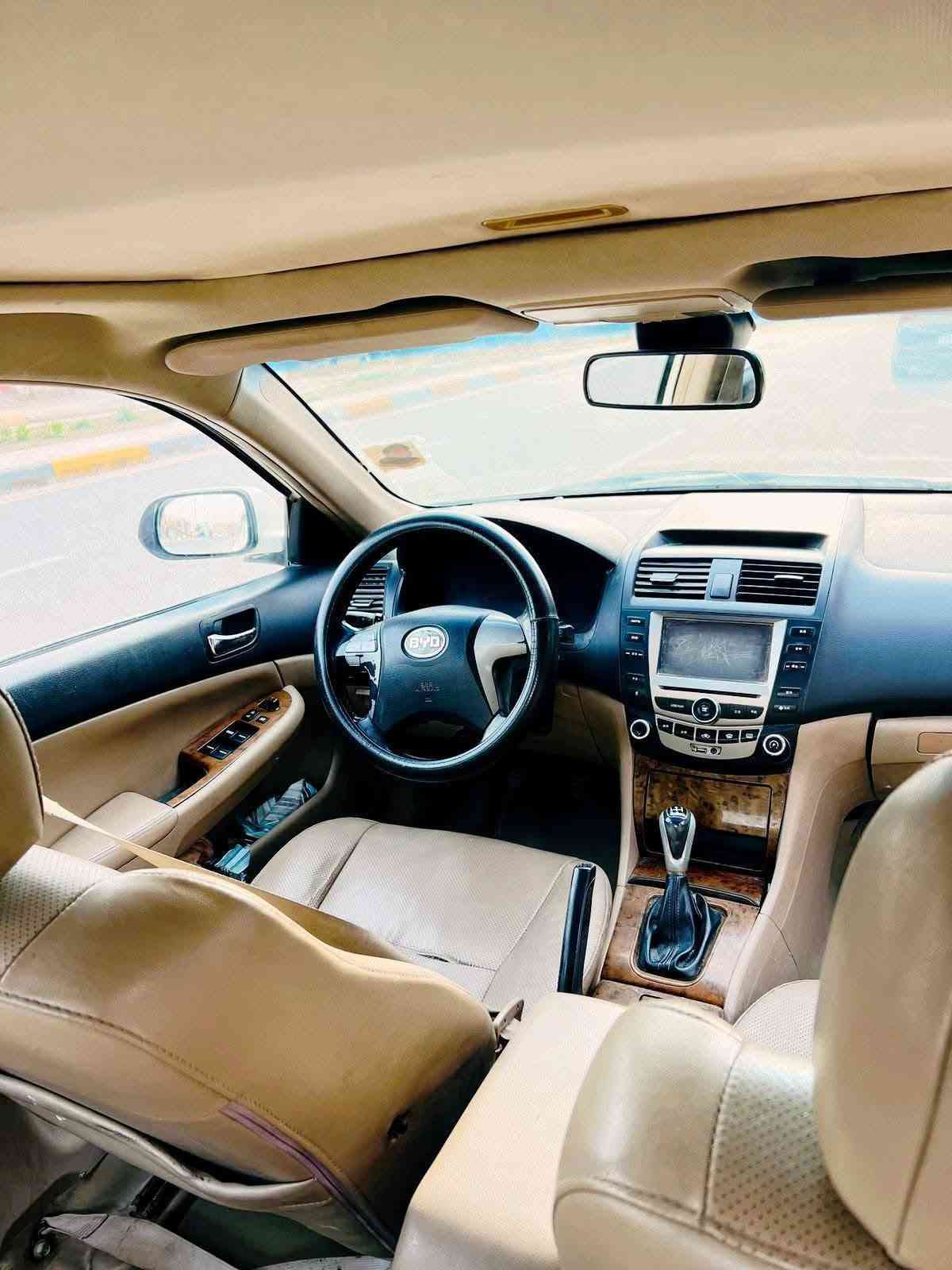 السلام عليكم  للبيع BYD f6  موديل 12 كير عادي مكينه 2000رقم كربلاء الماني تحويل  سنويه صاقطه مصبوغه حزام جماليه بيهه نواقص قليله السعر 40 وبيهه مجال مكاني كربلاء وهذا رقمي  واتساب فقط  ***********
