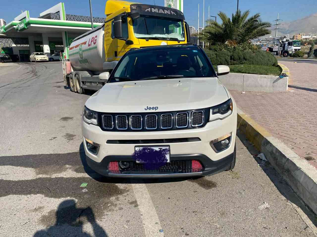 السلام عليكم..
جيب كومباس فئه اللمتدد اعله فئه باللمتدد موديل 2018 رقم بغداد بسمي حادث موضح بالصور  بجم كبس بيها صبغ القطع المضرر بدون اي ايرباك ولا اي دواخل 5 قطع صبغ ماشيه 69 m مواصفات ماكو داعي اذكرها لان هيه مفوله للاخير #ملاحظه القطع المصبوغه لونها ممطابق يعني كالب على صفار اريد مراوس بفور اكس بلور من موديل 20 لل24 والفرق نقد بس ماريد بوليسه ***********/***********

نص مكتوب في الصور:
- بادارة علي ***********