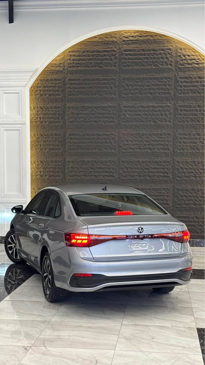 Jetta 
2025
Muwasafat S
Chamlgh w darkay pshtawa sbugha
Pesh kaps
Airbag taqiya w biladi danraytawa
3000mile royiya 
3VWCX7BU7SM061148
Bo zanyari paywandi bkan
***********
———————————————
جيتتا
٢٠٢٥
مواصفات اس
جاملغ و باب خلفي مسبوغ
امامي كبس
ايرباك طق و مرجع بلادي
٣٠٠٠ميل ماشية ‏  
3VWCX7BU7SM061148
لتفاصيل اتصل
*********** أربيل, العراق
