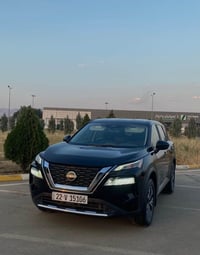 نيسان روگ • ٢٠٢٣ • أسود