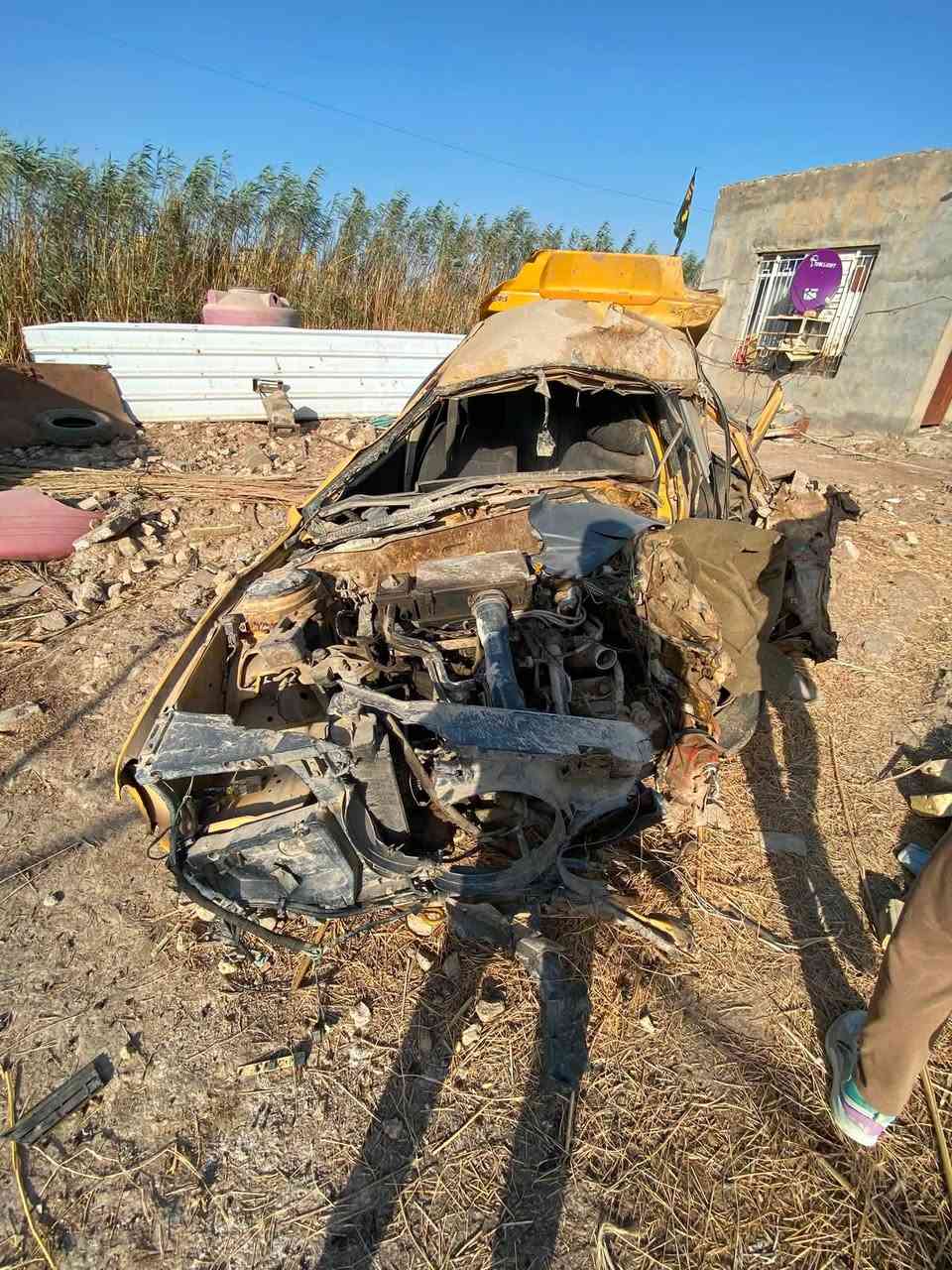 السلام عليكم بيجو بارص 15 اصفر حادث مثل ما موضح بل فديو سياره تفصيخ وتسقيط رقم مصفره هيئه وغرامات سنويه صاقطه بل 25 رقم الماني مكينه وكير سالمات رقم ***********
