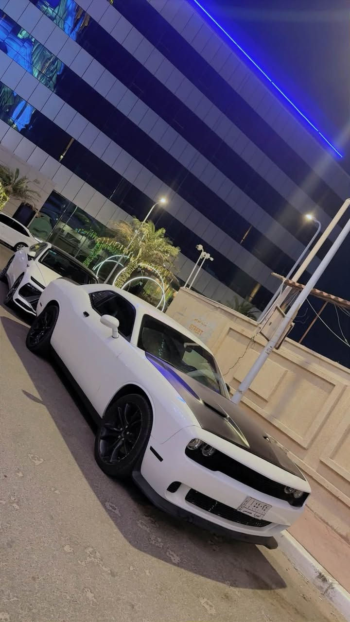🔥 للبيع — دودج جالنجر SXT موديل 2019 🔥

🎨 اللون: أبيض
📍 الموقع: بصره /
📏 الممشى:84 ميل

✔️ رقم بصره بإسم صديقي
✔️ سنوية نافذة منذ اشهر
✔️ 4 تايرات جديدة
✔️ حدادية أمامية وخلفية جديدة نص عمر
✔️ السيارة جاهزة بالكامل وما تحتاج أي صرف
✔️جميع القطع الاستهلاكيه مستبدله ب قطع اصليه وكاله

🚧 الملاحظات:
▫️ تبديل البنيد
▫️ الجاملغ الايمن تبديل وصبغ
▫️ باب الراكب تبديل بدون صبغ
▫️جاملغ الايسر تبديل 
▫️بارد في الجاملغ الخلفي الايسر وبارد في الباب الايسر

💰 السعر:129
❌ السعر نهائي
❌ الرجاء عدم المراسلة أو الاتصال لطلب تنزيل بالسعر
📌 التفاصيل كاملة مذكورة أعلاه

📞***********
📱 واتساب نفس الرقم
