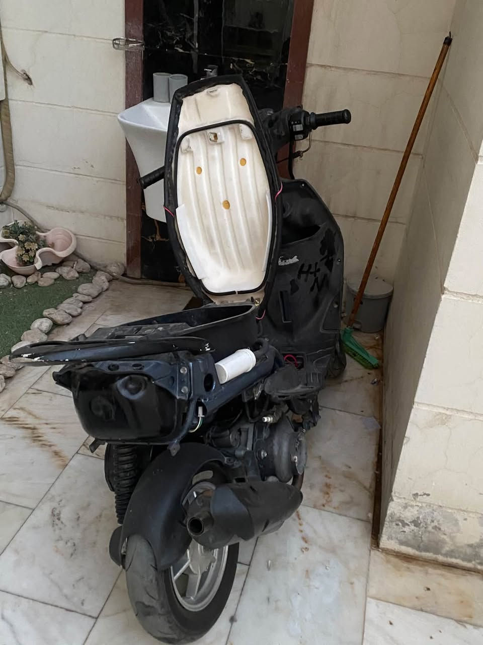ماكس لعب للبيع
الدراجه خير من الله شلعه ومعدل 
المكينه خرسه الله شاهد 
يرادله فقط ترتيبات شوي 
مكانه كربلاء شهداء سيف سعد 
***********
