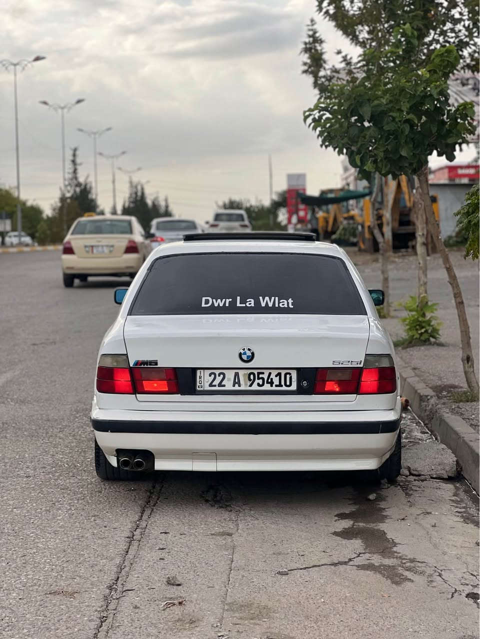 بي ام • موديل 1992 • فول مواصفات