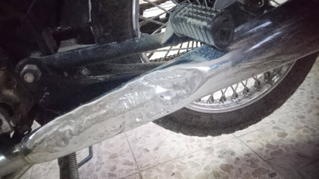 صالنصات جعرة وحدة مزرفة عليهة صوت حلو و ثانية جعرة بس بيهة عواج ثنينهن بدال وحدة كتم رقم هاتف ***********
