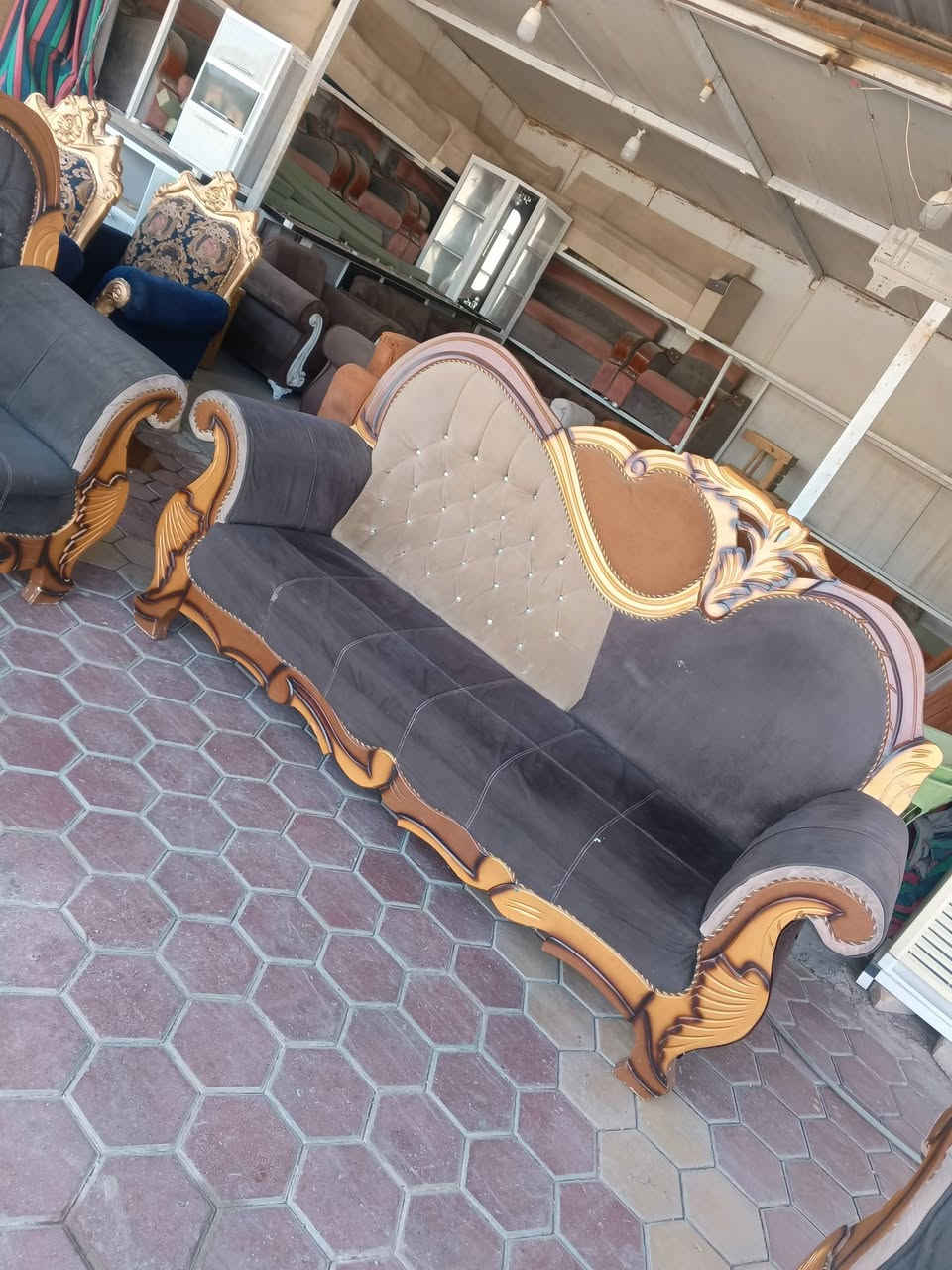 تخم تسكام سبع مقاعد مستعمل نضيف السعر 🌹 225 🌹 ألف العنوان العزيزيه منطقة باب الحاره *********** *********** يوجد واتساب وماسنجر وتوصيل لجميع المحافظات بل الاجره
