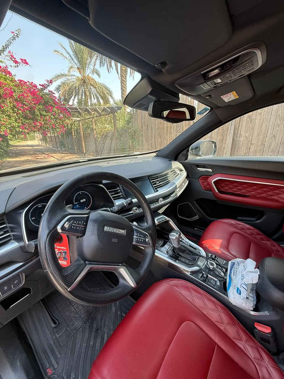 HAVAL H6

الموديل: 2021
نوع الوقود: بنزين

قوة المحرك: 200 kW
اللون الخارجي: أسود
اللون الداخلي :. أحمر 
عدد المقاعد: 5 مقاعد مريحة
 السرعة القصوى: 220 كم/ساعة

الإضافات والمميزات :.
سقف بانوراما .
 كراسي كهربائية بالكامل مع نظام تحكم مريح .
 أنظمة أمان وتثبيت متطورة .
 تبريد وتدفئة مقاعد + ستيرن .
اوتو هولد .
تحديد مسار .

السيارة ماشية 110 الف 
محرك 2.0
نوع المحرك :. GDI
السيارة بيها بارد بسيط على كد نص شبر ( بالدعامية الخلفية ) .
بيها شخوط بسيطة موضحة بالصورة .

السعر :. 13،700$ وبيها مجال 

للاستفسار :. ***********
