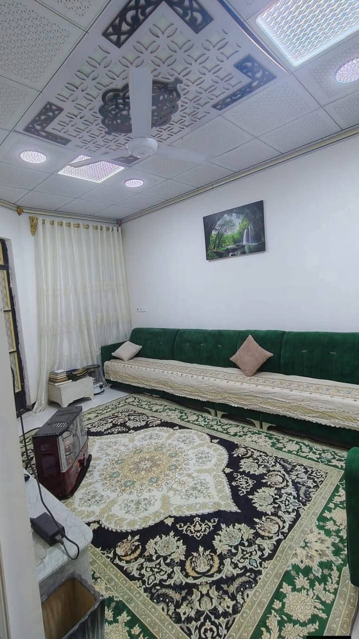 دار للبيع ✨⚜️
تكريت الديوم منطقة التوحيد 🔻
المساحة الدار 100متر واجه 5 نزال 20 التفاصيل 2غرف نوم صاله وستقبال ومطبخ 3 مجموعات صحيات الدار نضام خليجي خريطه جبيره شارع الدار 10 قريب على المدرسه على خدمات كله يمك
السعر مناسب ب72 مليون وبي مجال
اللاستفسار اتصال على رقم ***********
