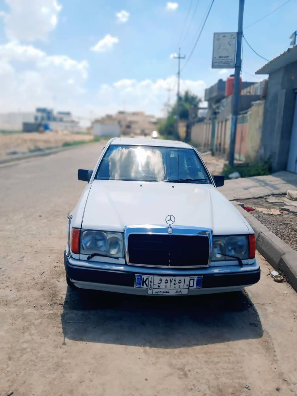 مارسدس دب ٩١ كير ومكينه بطه ٢ ونص كفاله سياره جاهزه على اخر حبايه حداديه تخم تاير تبيريد ثلج سنويه جديده مشروع وطني بسمي ماصالها شهر من داورتها مكفوله سياره سعر ٥٠ بيها مجال بسيط  للتواصل***********مكانها كوت الحي مكلف بنشر اتصل علا صاحبها
