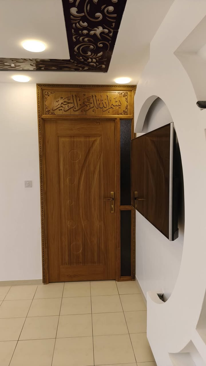 السلام عليكم
أبواب قواطع بين صالة ومطبخ
أبو سجاد النجار ***********
نجارة عامة
