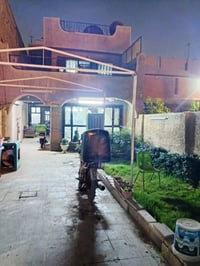 عندي بيت بل البنوك أريد ابيعه الواجهة 6وربع النزال 30 سند مستقل  مساحه...