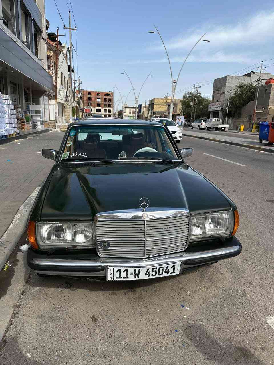 السلام عليكم
مارسيدس ابوجحيل مديل 1986 لون زيتوني 

السياره بلاديه 4 سلندر رقم بغداد بسمي سنويه ل 2029
السياره جاهزه كير مكينه كهربائيات تخم تاير كله تمام 
سعر 63 وبيه مجال بصيط مكاني بصره 
تواصل ***********
