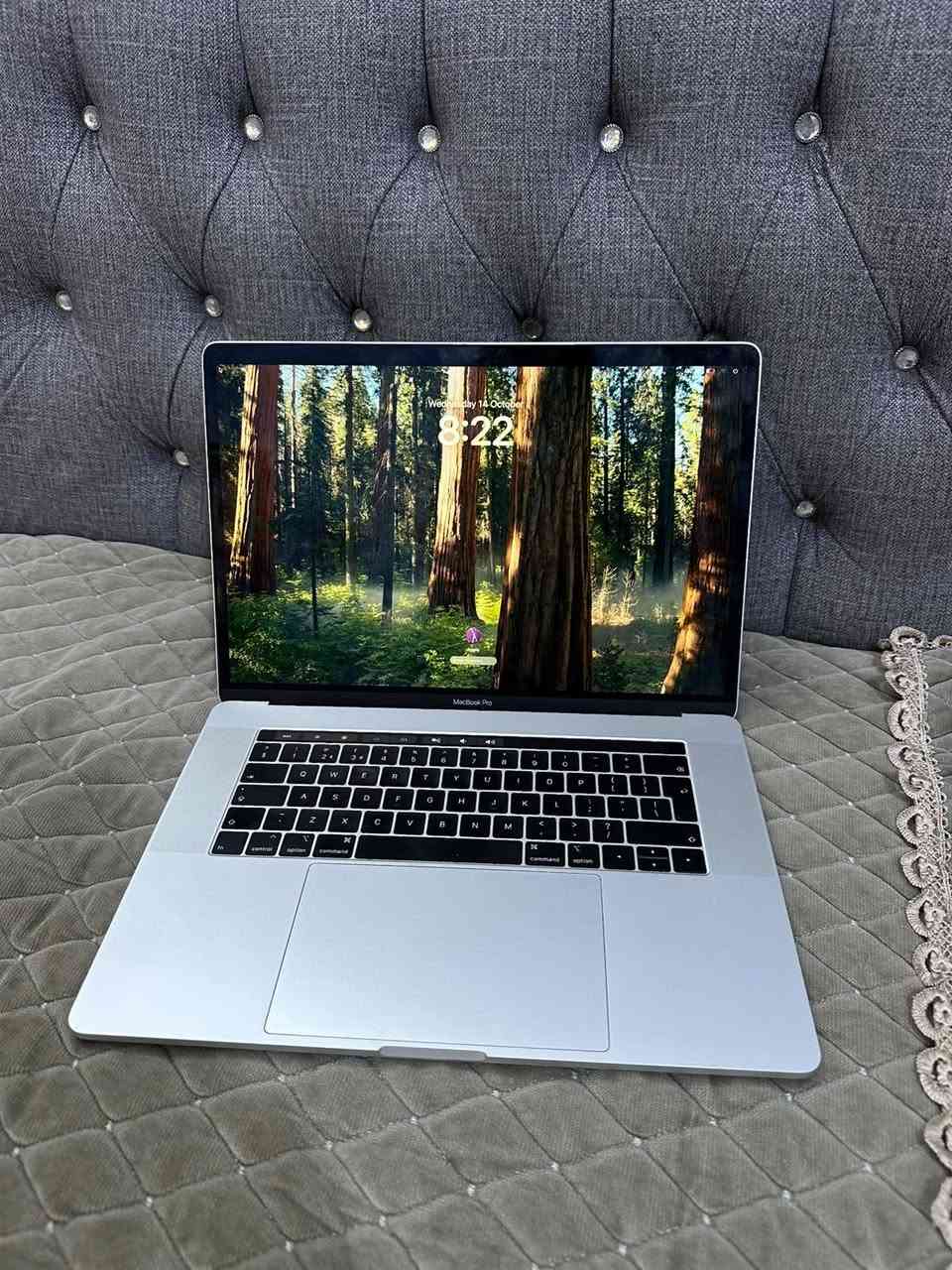 ماك بوك برو ١٥ • كور i9 • رام ٣٢ جيجا