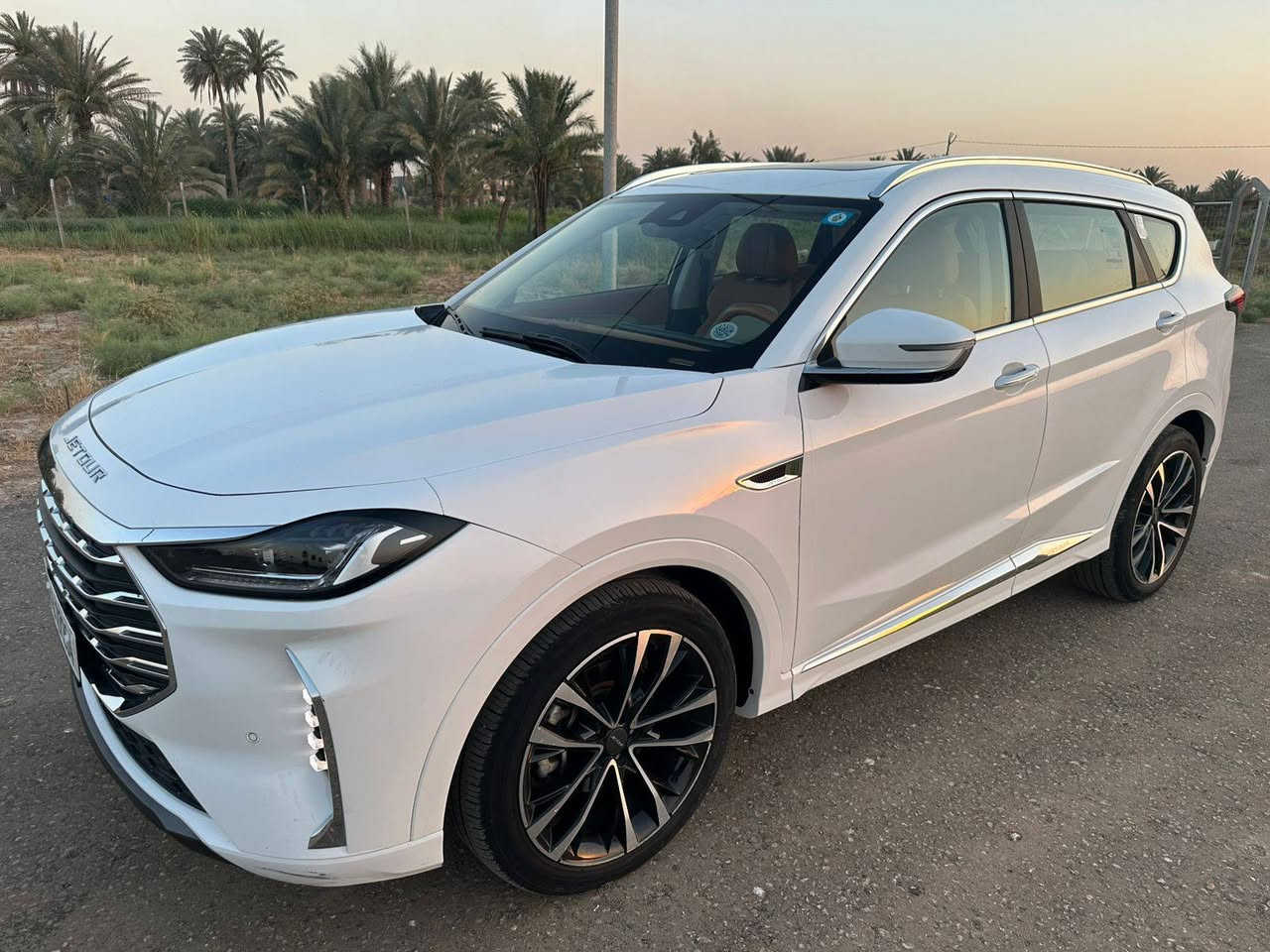 جيتور x70 لاكجري
ماشية 40kmالف 
ضربة خفيفة  بالجنطة 
سيارة وكالة ماخذها زيرو
مكينة 1600 تيربو
فول مواصفات رادار بانوراما حساسات كشنات حار بارد السيارة جاهزة ونظيفة كلش حمام قبل سبوع مسويله سيارة استخدام شخصي ومناقصه شي
باسمي رقم بغداد تحويل ثاني يوم
السعر كلش مناسب مقارنة بخواتهة 
٢٧ مليون مكان السيارة حلة شارع ٦٠
*********** متوفر واتساب
