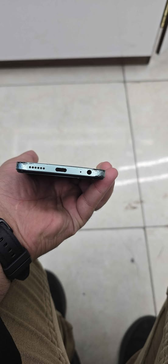 📱 Infinix SMART 8 | إنفينيكس سمارت ٨
لون مميز وذاكرة واسعة وبطارية تخدمك بالاستخدام اليومي ✨

✅ ذاكرة 128GB
✅ رام 4GB فعلية + 4GB توسعة افتراضية
✅ شاشة 6.6 بوصة HD+ بتردد 90Hz
✅ معالج Unisoc T606 ثماني النواة
✅ كاميرا خلفية 13MP مع عدسة AI وفلاش حلقي
✅ كاميرا أمامية 8MP
✅ بطارية 5000mAh وشحن Type-C
✅ بصمة جانبية وفتح القفل بالوجه
✅ يدعم شريحتين 4G وكارت ذاكرة
✅ نظام Android 13 — XOS 13

📸 الجهاز مستعمل، والصور المرفقة للجهاز نفسه.
📩 السعر 120 الف متوفر توصيل لكل محافظات العراق.
للتواصل ***********. بغداد, العراق
