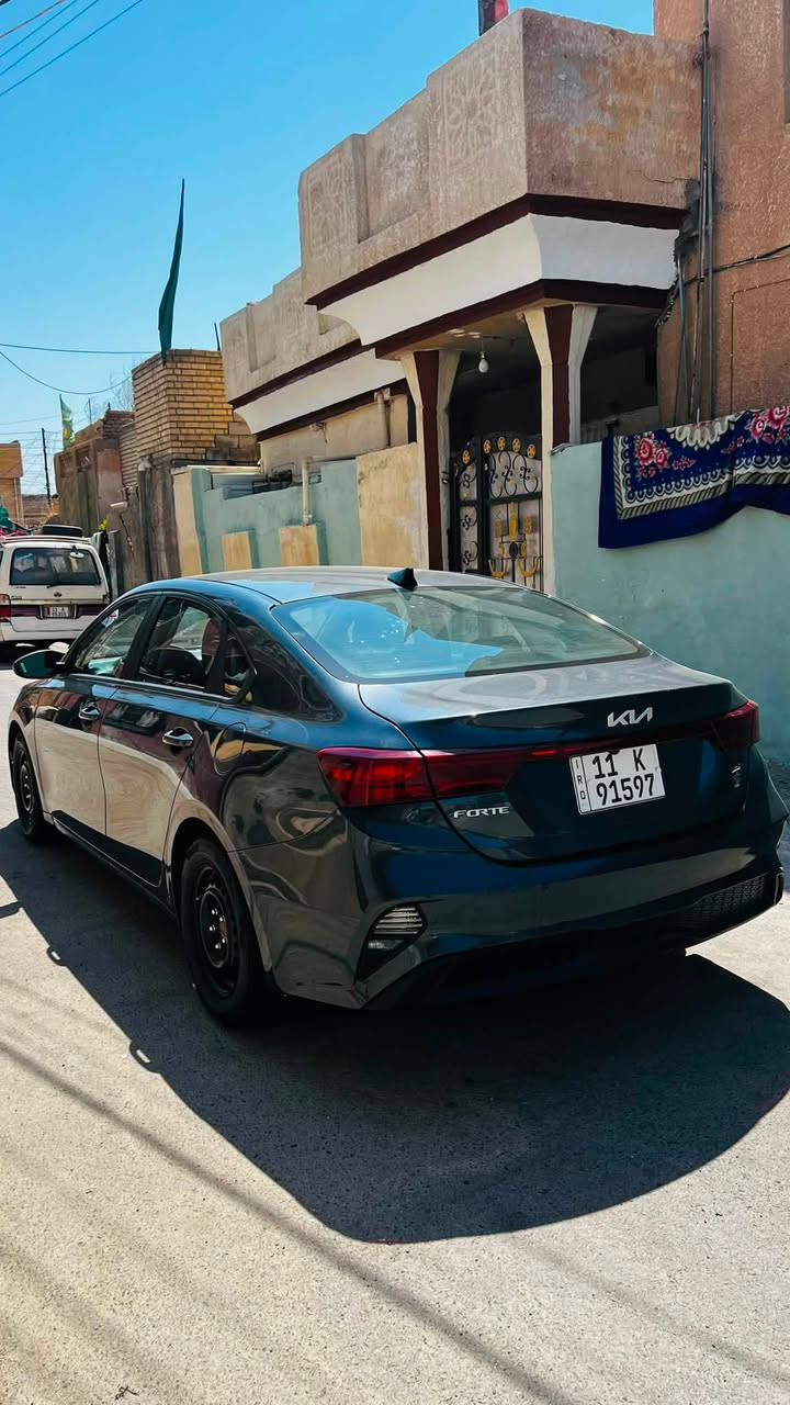 سلام عليكم فورتي 2023 وارد امريكي حادثها جاملغ وبنيد بدون دواخل  رقم بغداد انگليزي بسمي تحويل ثاني يوم السعر 140 وبيها مجال حك الجيه سياره جاهزه من كلشي وحلا من الصور مكاني بغداد الحسينيه رقم الهاتف ***********
