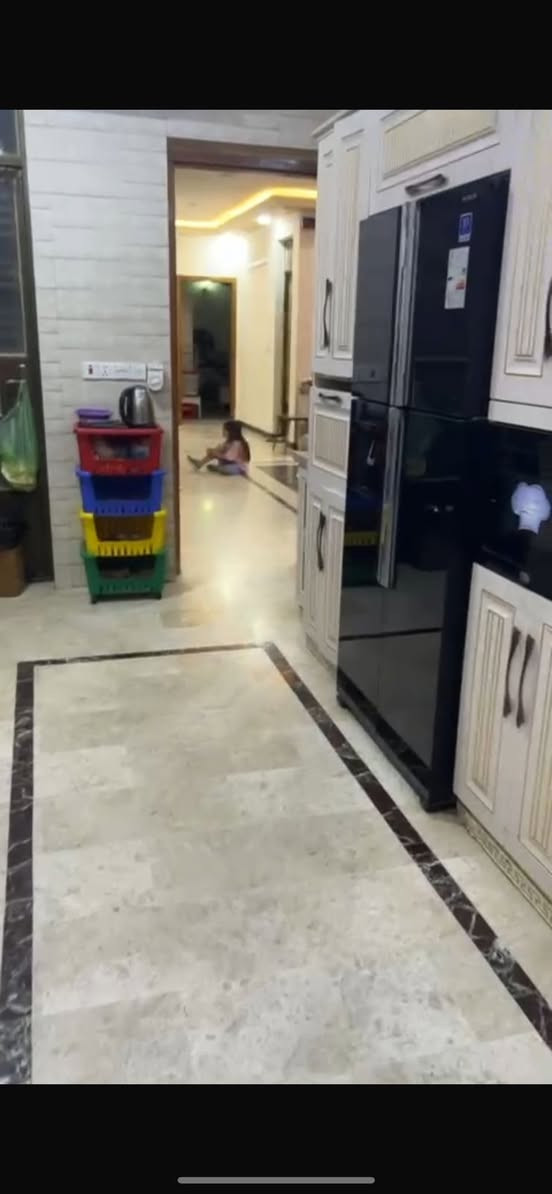 للبيع دار سكن مميز 🏦
المساحة 210م 📏 واجهة 7 * نزال 30
📍 زيونة محلة 710
يحتوي في الطابق الارضي (كراج وحديقة ومطبخ واستقبال وحولي وغرفة نوم وخدمات) اما في الطابق الاول (4 غرف نوم وخدمات)

لمزيد من الاستفسارات الاتصال على الرقم الآتي:
☎️ *********** / شركة الجوهرة 💎
او زيارة موقع الشركة الكائن في:
📍 زيونة - محلة 710 - شارع القاعة الملكية - مقابل جسر الأمانة

🔍الشركة مجازة رسمياً من غرفة تجارة بغداد - إستثمر بأمان 🔎
🫆 نعمل بالنظام الإلكتروني الجديد (منصة عقاري) 🫆
📝 نستقبل كافة طلباتكم وعروضكم وعلى مدار الساعة ⏱️
"اتصل بالجوهرة والي تريده تبشره"💎
