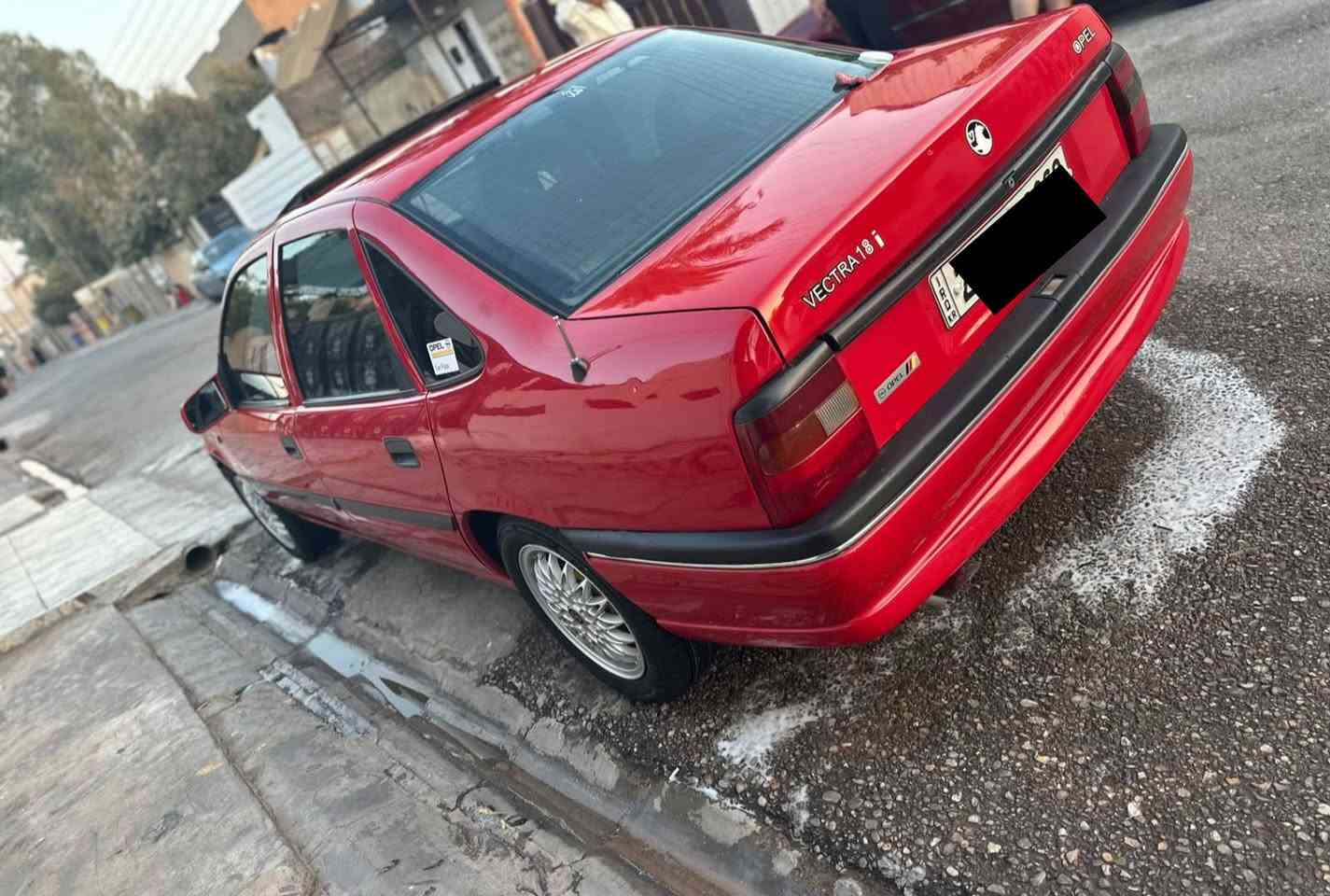 أوبل فكترا موديل 93رقم أربيل محرك 18 كير  عادي صبغ جماليه تبريد شغال هلال مامعمر سياره ماناقصها شي السعر 55بي مجال بصيط رقم الهاتف ***********
