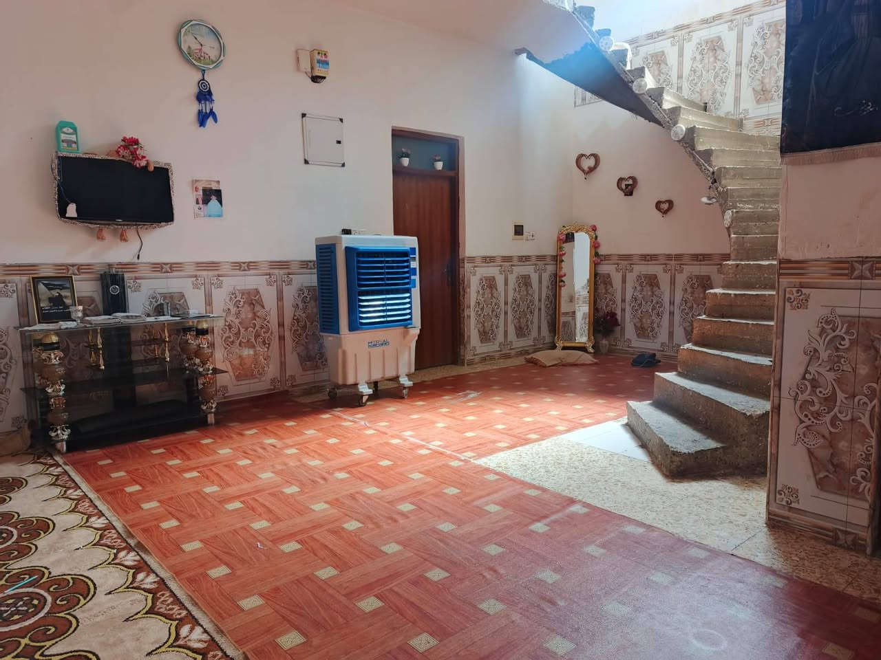 بيت للبيع يتكون من
. غرفتين.
صاله . مطبخ . استقبال . بناء جديد  
في حي الشهداء طابو 
المساحه ١٤٠ متر للاستفسار الاتصال ***********
