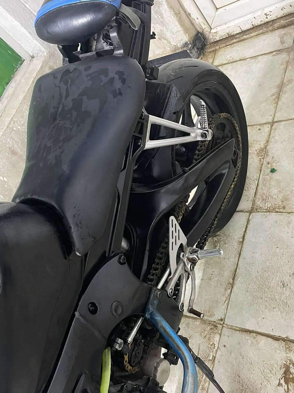 للبيع بطح ياماها R6 🏍️
دراجة ياماها R6 للبيع، شغالة وكلشي بيها يشتغل.
المحرك بلادي، بيها بس نمره ثانيه بيها صوت بس شغاله طبيعي وأذكر هذا الشي بكل وضوح حتى ما يصير اختلاف ويا الشراي.

الدراجة موجودة للفحص، والشراي يجي يشوفها ويفحصها بعينه.
البيع السعر: ___مليون او 300او بيها مجال
المكان: بغداد بلديات___
للتواصل: ***********___
