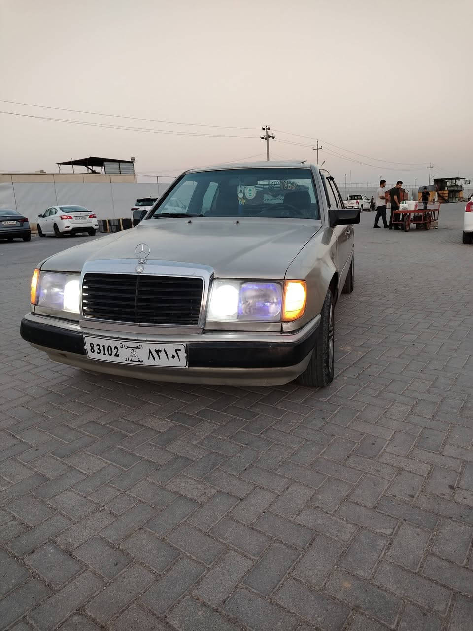 سەرتا بەناوی خوا
مارسیدز بێنز E300
مودیل 1992
ئارمی سۆران بەشەرتی ئارم و ئەولیات و مالی مەدەنیو هەمو شەتیک هەمو کوردستانی پێ بکە 
گیڕ و مەکینەی بەتە دوو نیوی کەم مەسروف 
گیر و مەکینەو ئەکسلی بەشەرتی 100فیتەر 
دەعم و لیدراوی هیج نیە 
فول مواسەفاتی 
جامی کارەبای 
ناو رەشە
ناوی جلدە 
کۆشینی جلدە
کۆشینی کارەبایە مەزبوتە ئیش ئەکات 
سلایتە 
ئەیبی ئیسە 
تەبریت ساردو گەرمی بەشەرتە
ئاریاڵە  
جوار ویلی بیلادی ماسیدزی لەسەر 
کامل گێجی ئیش دەکات جگە لە کیلۆ مەترەکە
کارەبای هەمو گیانی بەشەرتە 
تەنانەت کڵۆبی سەر رەقەمەکەیش بەشەرت 
قوفل مەرکەزیە سنوقەکەیش قوفل ئەکات 
سەماعەو تەجیلیکی دەرەجە یەکی لەسەرە
تەقەو رەقەی بەشەرت یەک چەرکەی تیا نیە 
سەپیری تیایە 
بۆ دیناریک مەسروف مەگەری 
ماڵی دۆستە 
سعری 31گڵاو مەعامەلەیە کەم 
*********** شۆین کلار

تێبینی گۆرینەوەم نیە لە گەڵ هیج سیارەیەکا تەنها فەرۆشتنە
