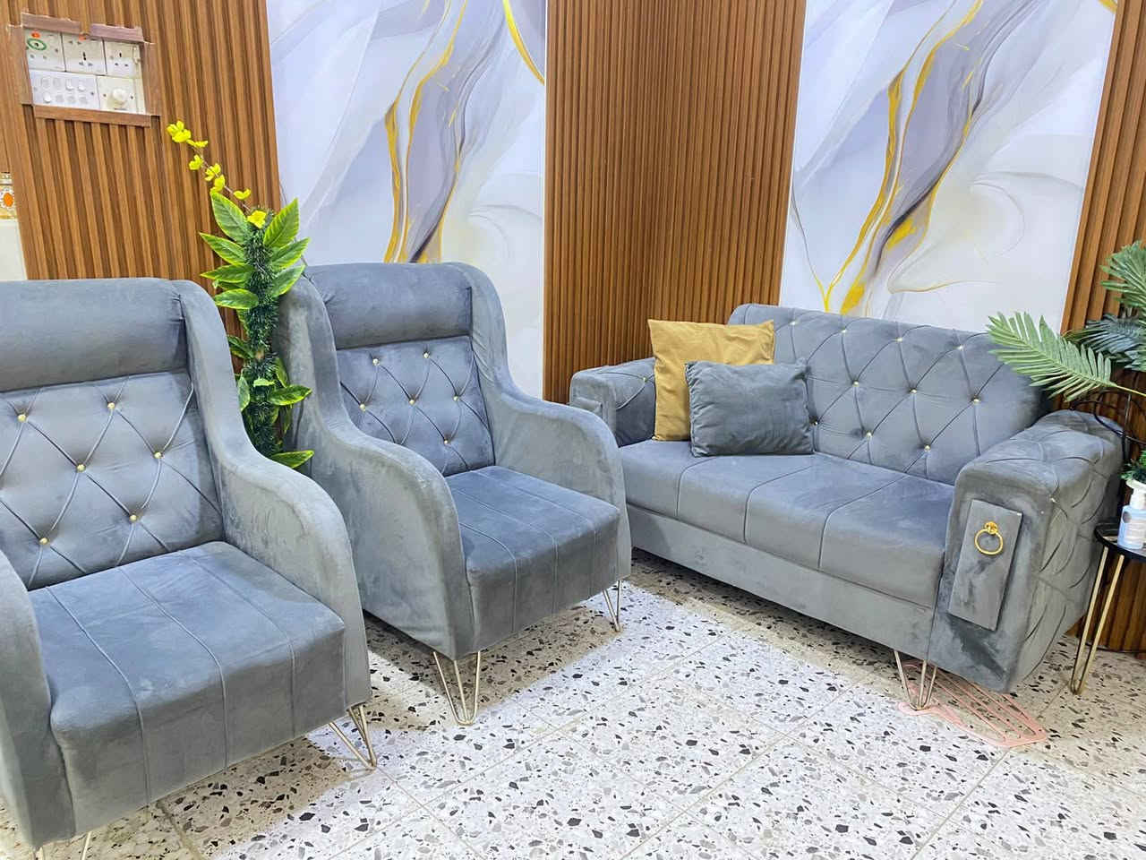 طقم ١٠ نفرات • قابل تفاوض