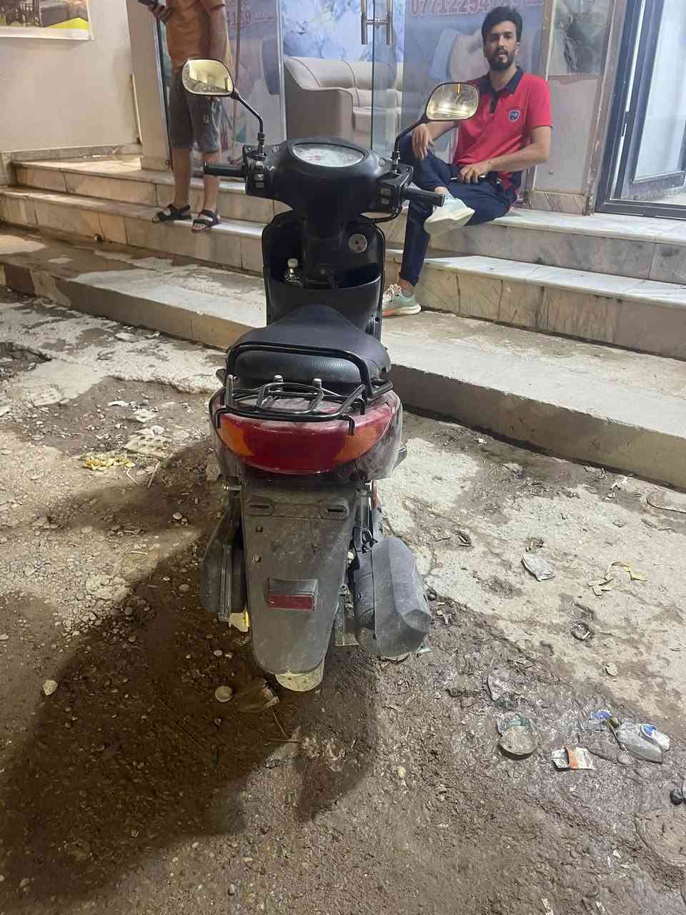 سلام عليكم
دراجة ببغاء محرك مكفول دراجة كاملة مكمله اي نقص مابيها 
جيب فيتر وتعال 
سعرها 800 وبيها مجال حك الجية 
مكاني الكاظمية 
***********
*********** واتساب

