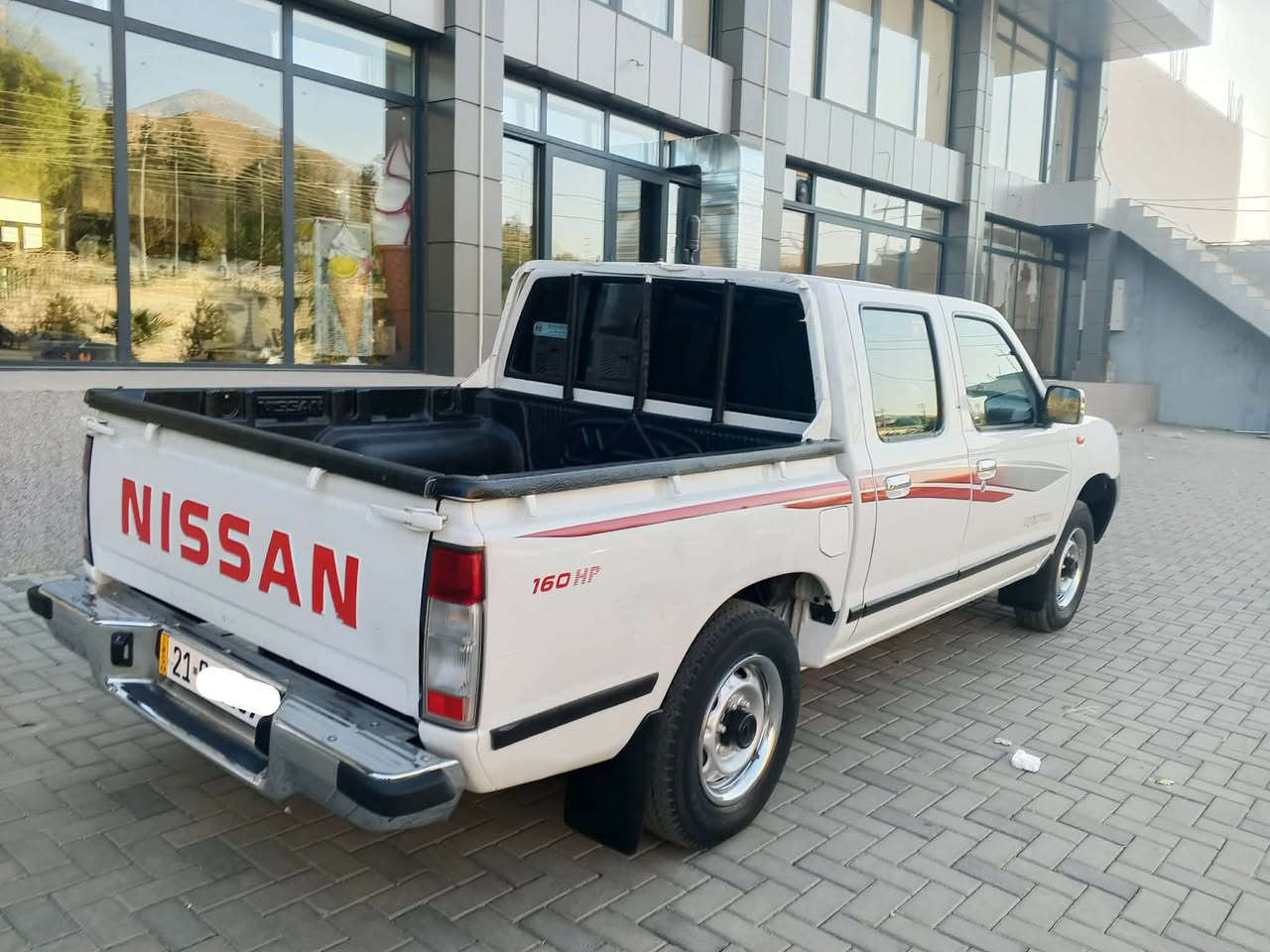 نیسان ٢٠٠٨ یابانی سەنەوی بە سەر نەچوە
چوار تایەی لۆك لە ژێرایە
گێرو مەکینەی بە شەرت
بۆیاخ تیانیە
دو سێ پەلە ساری هەیە
پێشی هیچ پیوە نیە
نرخ 120  گەڵا مجال
***********
*********** السليمانية, العراق
