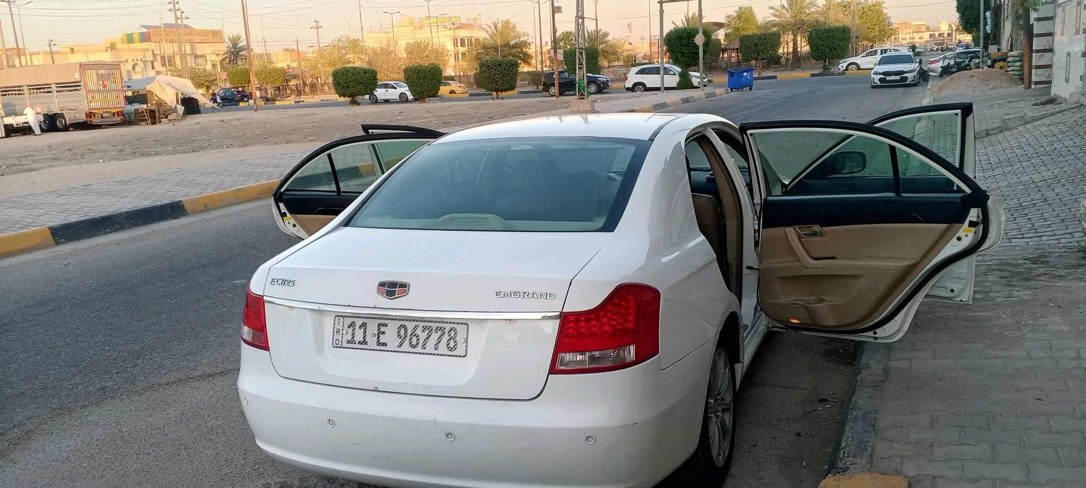 السلام عليكم
جيلي امكراند موديل 13 محرك كير مسيوبوشي بلادي 2400 سنويه 29تبريد شغال بأسمي تحويل ثاني يوم السعر 73وبية مجال بسيط مكان السيارة كربلاء 
هاتف 
*********** بي واتساب