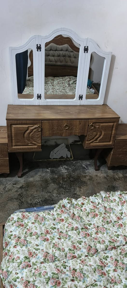 غرفة نوم • ٧ قطع • كنتور ٦ باب