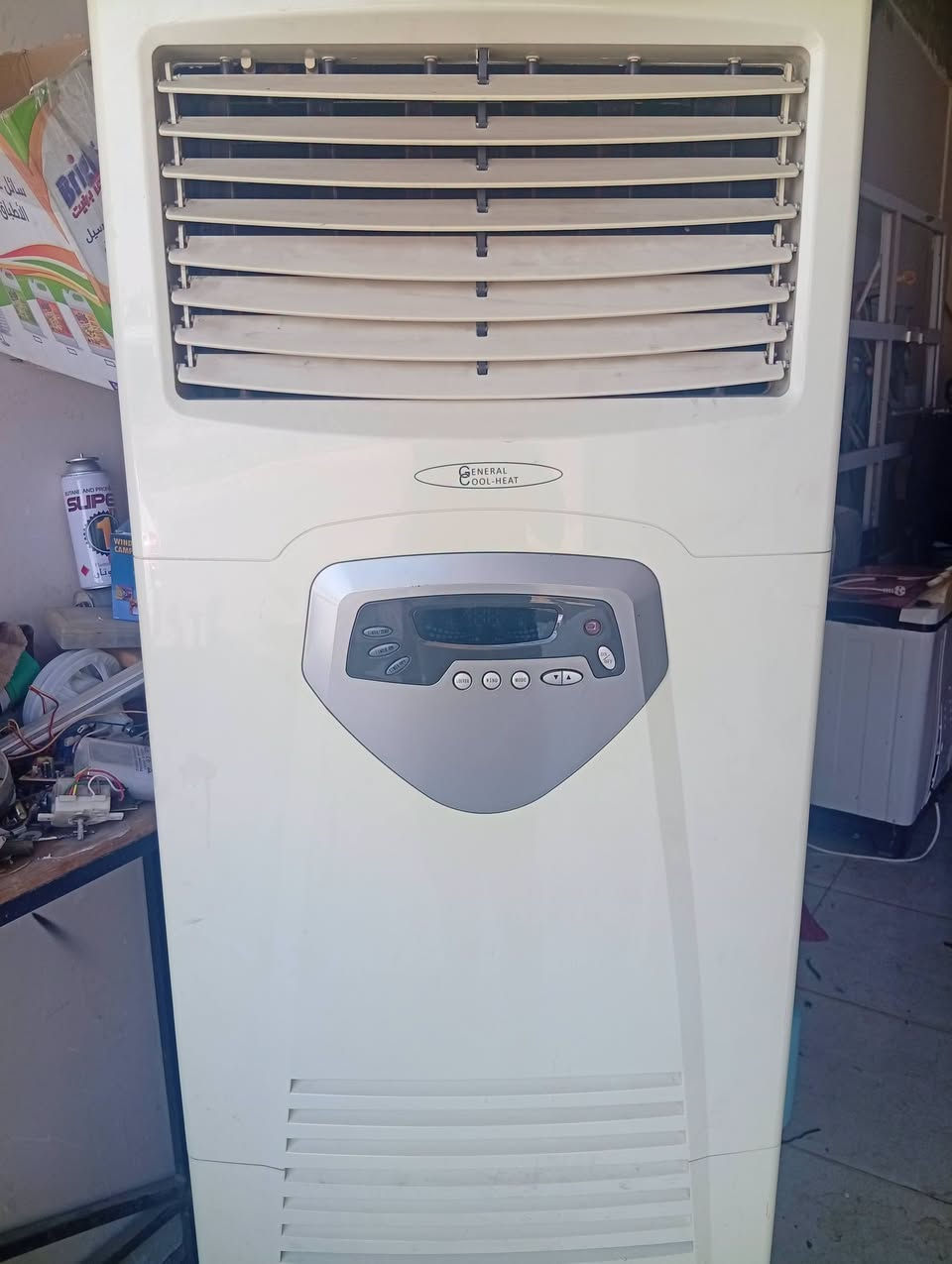 سبلت 3طن شرط شغل سعر 550الف 
ثلاجة حجم 12شرط شغل بدون عيب 
فقط 130الف للتواصل خاص او عبر الرقم ***********
ولتصليح كافة ثلاجات والمجمدات والسبالت

