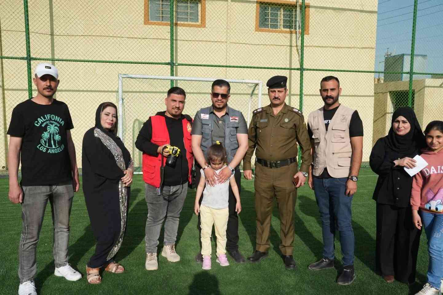 حملة يقوم بها بعض الأخوات والأخوة بارك الله بيهم
أتمنى تقفون معهم وتساعدوهم

——————

📚🤍 حملة إنسانية لجمع الملابس والمستلزمات المدرسية المستعملة
جنط او احذية 

من باب التكافل والتراحم، نطلق حملة لجمع الملابس والمستلزمات  المدرسية المستعملة بحالة جيدة، وذلك لمساعدة الطلبة الأيتام والأسر المتعففة وتوفير ما يحتاجونه مع بداية العام الدراسي.

👕🎒 كل قطعة ملابس بحالة جيدة يمكن أن تكون سبباً في فرحة طالب، وتخفيف عبء عن عائلة.

ندعو الإخوة والأخوات الراغبين بالمساهمة إلى التبرع بالملابس المدرسية النظيفة والصالحة للاستعمال، سائلين الله أن يجعلها في ميزان حسناتكم.

ساهم بما تستطيع… فربما تكون قطعتك سبباً في فرحة طفل 🤍

📌 التبرع بالملابس فقط، على أن تكون نظيفة وصالحة للاستعمال.
للتواصل ***********

