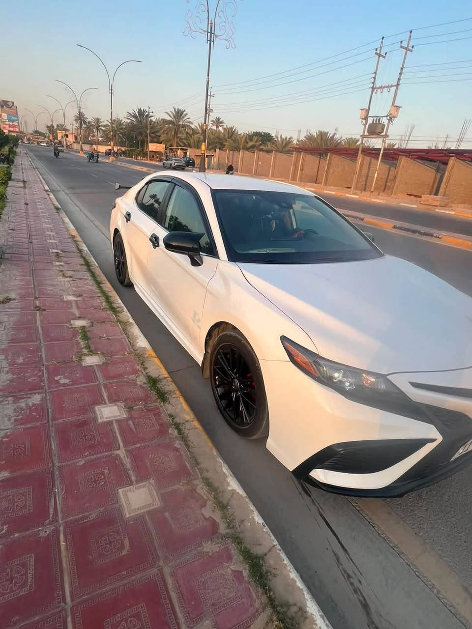 تويوتا كامري
الموديل:2023
اللون : ابيض 
الفئة: se
الممشى: 59000mile
الضرر:صندوق 
مكان السيارة : كربلاء 
باقي التفاصيل عند الاتصال
الهاتف : ***********
