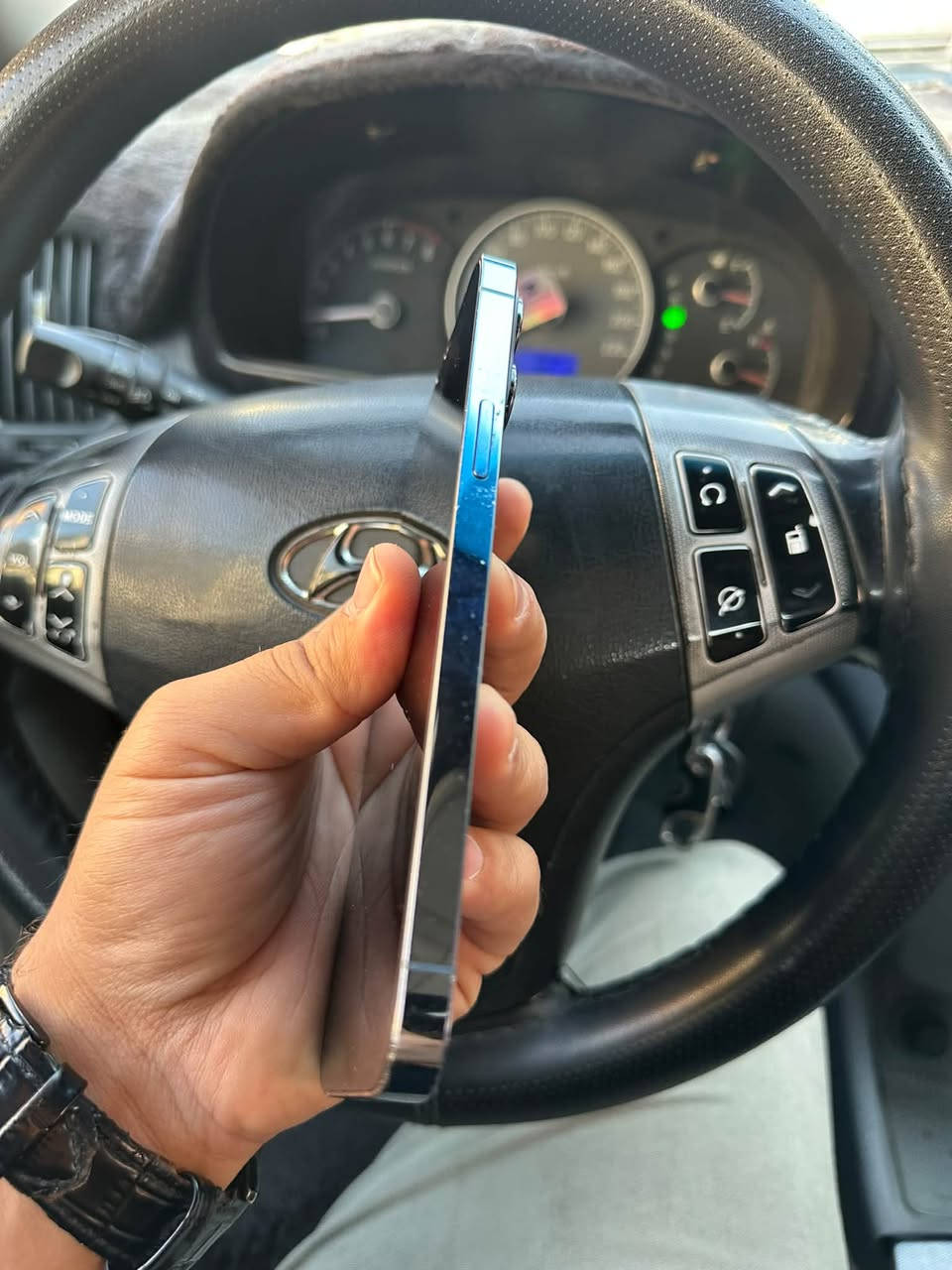 ايفون 13 برو ماكس
ذاكره 128
بطاريه 100
دبل سيم ZA
مبدل شاشه اصليه بصمه الوجه شغاله ب450 الف
***********

نص مكتوب في الصور:
- 10:22
- حول
- < iPhone
- الاسم
- < 26.6
- إصدار iOS
- iPhone 13 Pro Max
- اسم الطراز
- MLH73ZA/A
- رقم الطراز
- P4NM6MNXJC
- الرقم التسلسلي
- سجل تاريخ القطع والخدمة
- 0
- الأغاني
- الفيديوهات
- 4
- الصور
- 128 غ.ب.
- السعة
- 109.22 غ.ب.
- متوفرة
- 28:EA:2D:5E:E3:EB
- عنوان Wi-Fi
- 28:EA:2D:63:E0:16
- Bluetooth