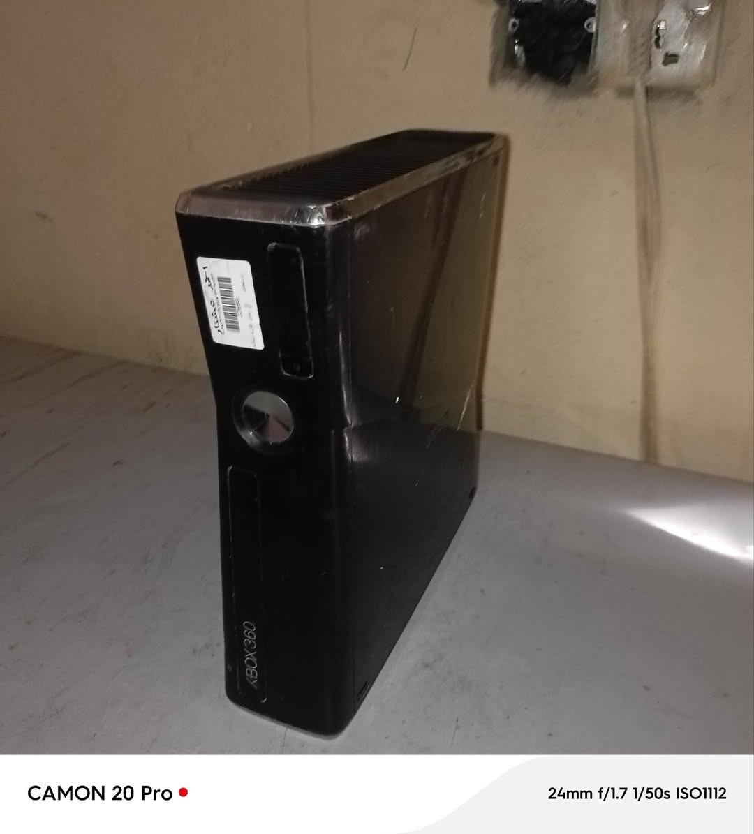 XBOX 360
شغال نضيف مع كامل ملحقاته  يحتوي على 74 لعبة  بسعر مناسب للاستفسار التواصل واتس اب فقط ***********

نص مكتوب في الصور:
- CAMON 20 Pro • 24mm f/1.7 1/33s ISO1138
- CAMON 20 Pro • 24mm f/1.7 1/50s ISO1112
- CAMON 20 Pro • 24mm f/1.7 1/33s ISO1040
- CAMON 20 Pro
- 24mm f/1.7 1/33s ISO1045