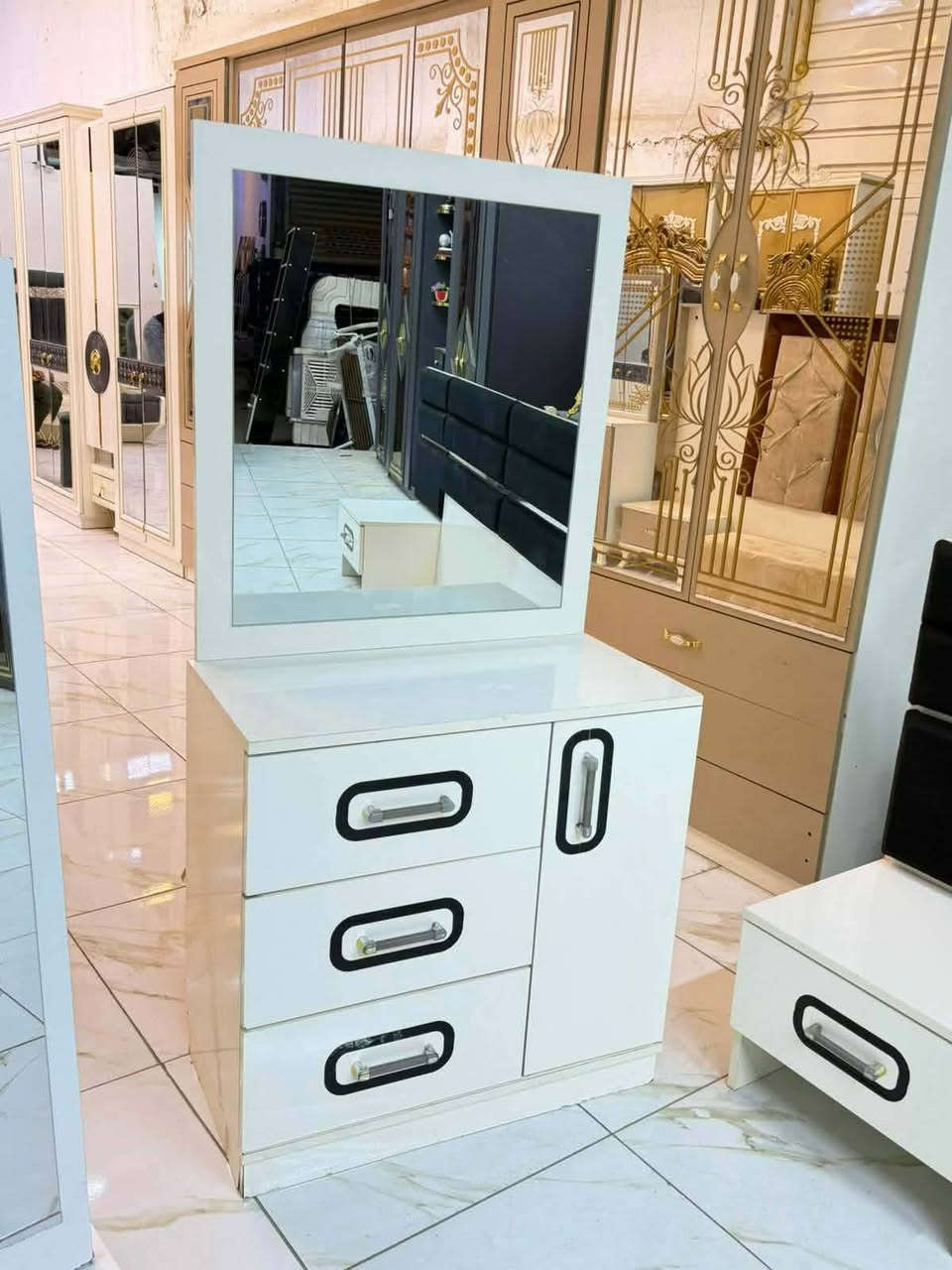 غࢪفه ترگي ماركه نضام ابوأب لون مميز ڪنتوࢪ طفل اضافي شامل النقل والشد 700الف قفل الشراي يتصل فقط ‏‪***********‬‏
