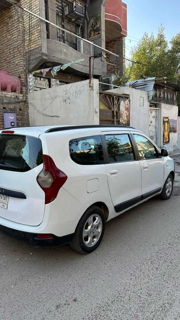 🚗 للبيع رينو لودجي 7 راكب – موديل 2014

رقم بغداد

🔹 تبريد منظومة جديدة
🔹 بطارية جديدة
🔹 حدادية كاملة
🔹 تايرات جديدة
🔹 السيارة ما ناقصها شي وجاهزة للاستخدام

ملاحظة: السيارة بيها معاملة تحويل عن طريق قسام شرعي، لأن صاحب السيارة متوفى، والعائلة مسوية قسام شرعي، وجميع الورثة بالغين وماكو قاصرين، والسيارة قابلة للتحويل أصولياً.

💰 السعر: 60 ورقة
والسعر بي مجال للشراي لأن البيع مستعجل.

📞 للاستفسار والتواصل: ***********
