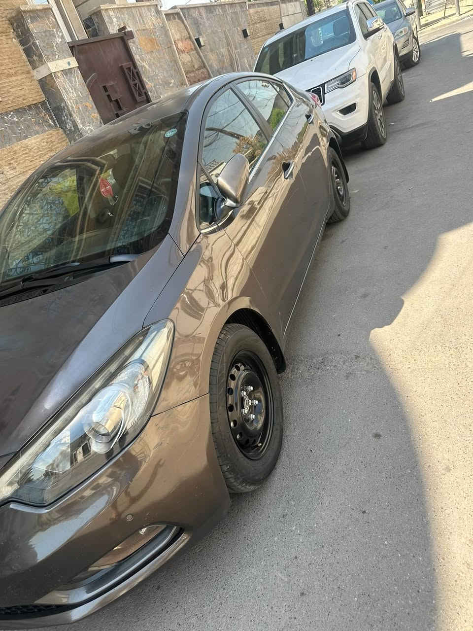 سيراتو خليجي موديل 2015
سياره مكفوله بدون صبغ سياره واحد على واحد فول حساسات امامي خلفي بصمه فتحه لايت لد امامي خلفي شفتات كشنات جلد جاهزه اي نقصه مابيها ماشيه 128
السعر ٩٩
الرقم ***********
