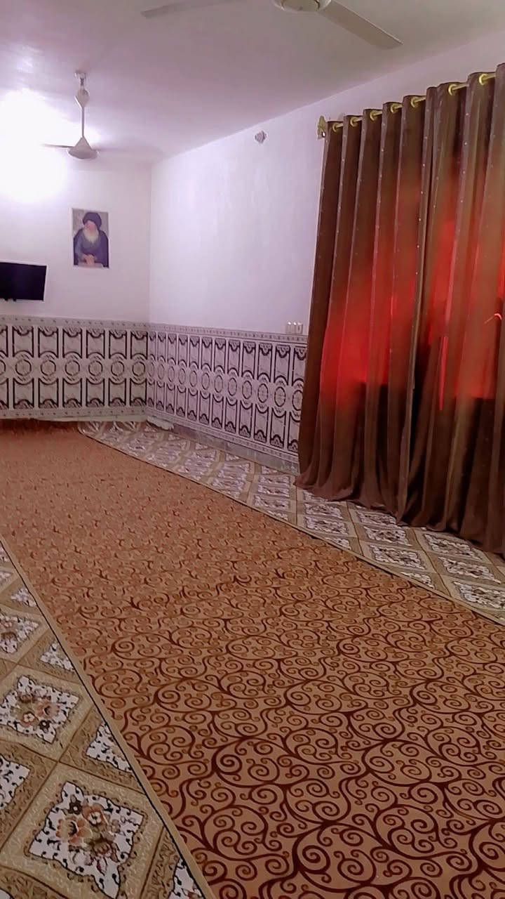 السلام عليكم بيت للبيع بنهايه كاع راجي مساحه ٢٦٥لسعر ٣٠ وبيه مجال متوفر كل لخدمات ماء كهرباء نت ضوئي  مدرسه   ***********
