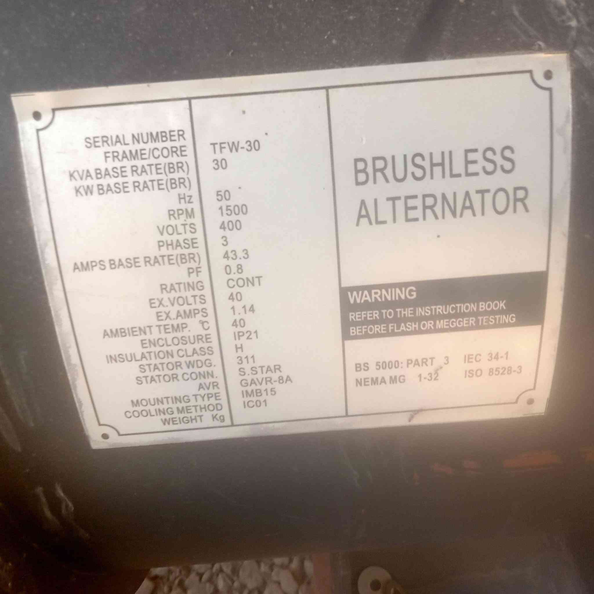 للبيع مولد بيركنز صيني نظيف جدا 30kva السعر 20$ شرط تجي تشوفه واشغله الك واحمل عليه 4 سبالت طنين  والبيت وهذا نص كفائته ***********
