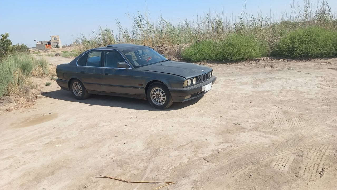 السلام عليكم BMW 525 مسكر عدله مديل 92 كيرها قافل نمره 1 وسنويه بيها كتاب فقدان مختوم وجاهز (سعر ٣٠ )
السلام عليكم BMW 525 مسكر عدله مديل 92 كيرها قافل نمره 1 وسنويه بيها كتاب فقدان مختوم وجاهز (سعر ٣٠ )
وترهم مراوس 
العنوان ديوانيه الحمزه الشرقي 
***********
